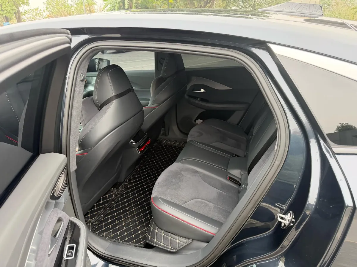 2022 ARCFOX αS BEV 74.5KWH,autocango,china used car exporter,china ev exporter,chinese used car exporter,chinese used ev exporter