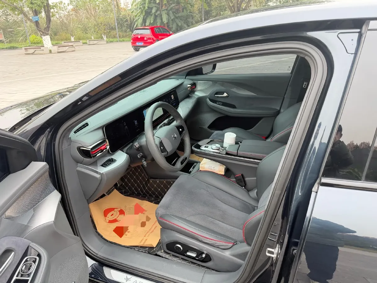 2022 ARCFOX αS BEV 74.5KWH,autocango,china used car exporter,china ev exporter,chinese used car exporter,chinese used ev exporter