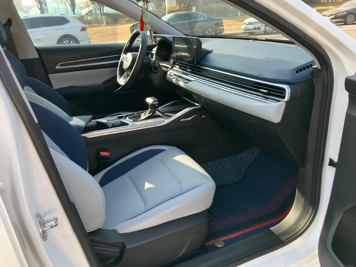 2022 Geely Emgrand 1.5L 114HP L4 CVT,autocango,china used car exporter,china ev exporter,chinese used car exporter,chinese used ev exporter