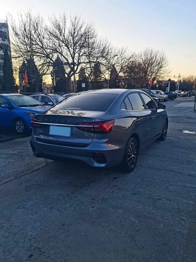 2021 Roewe i5 1.5L 120HP L4 CVT,autocango,china used car exporter,china ev exporter,chinese used car exporter,chinese used ev exporter