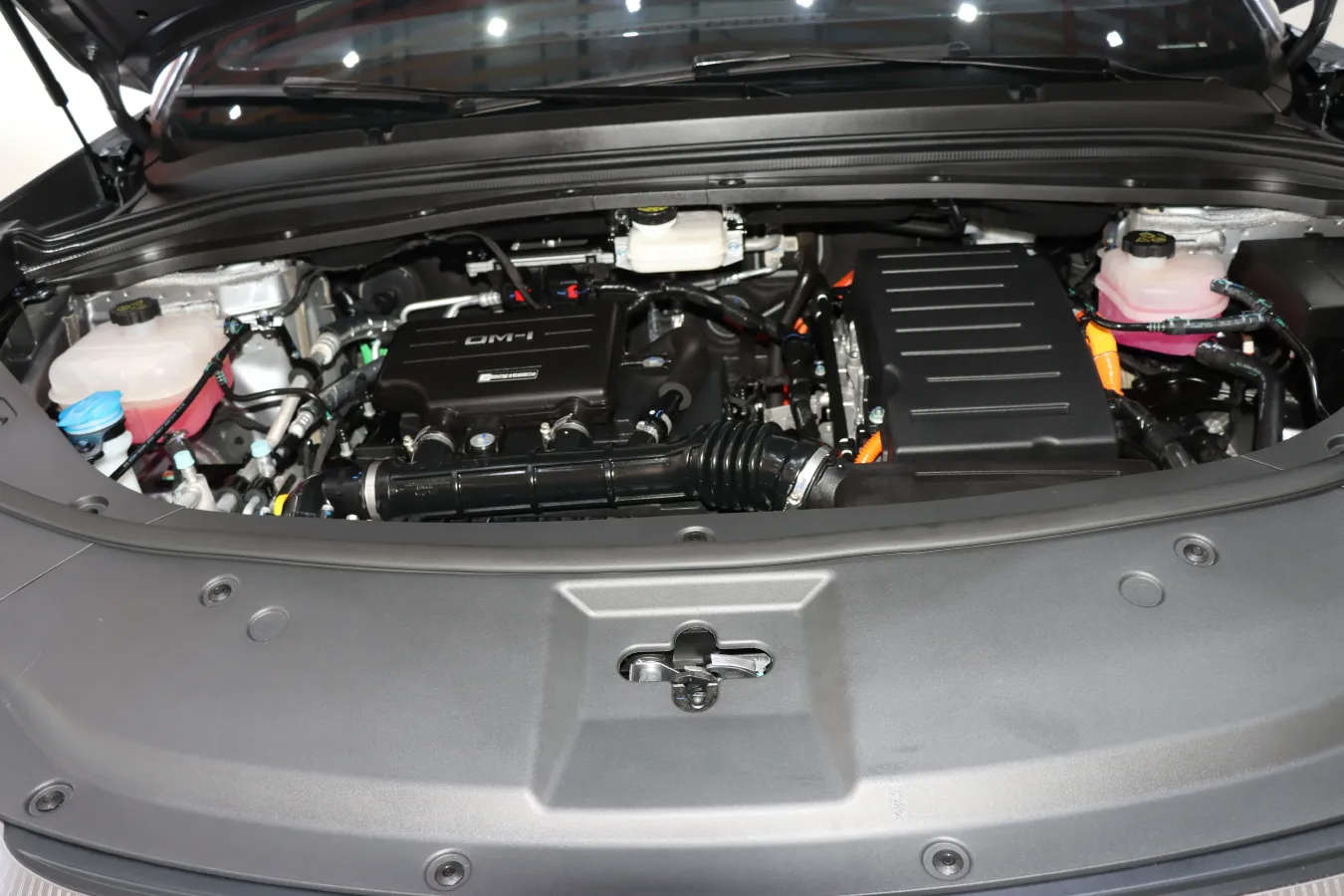 2025 BYD SongL DM-i 1.5L 101HP L4 E-CVT PHEV 18.3KWH,autocango,china used car exporter,china ev exporter,chinese used car exporter,chinese used ev exporter