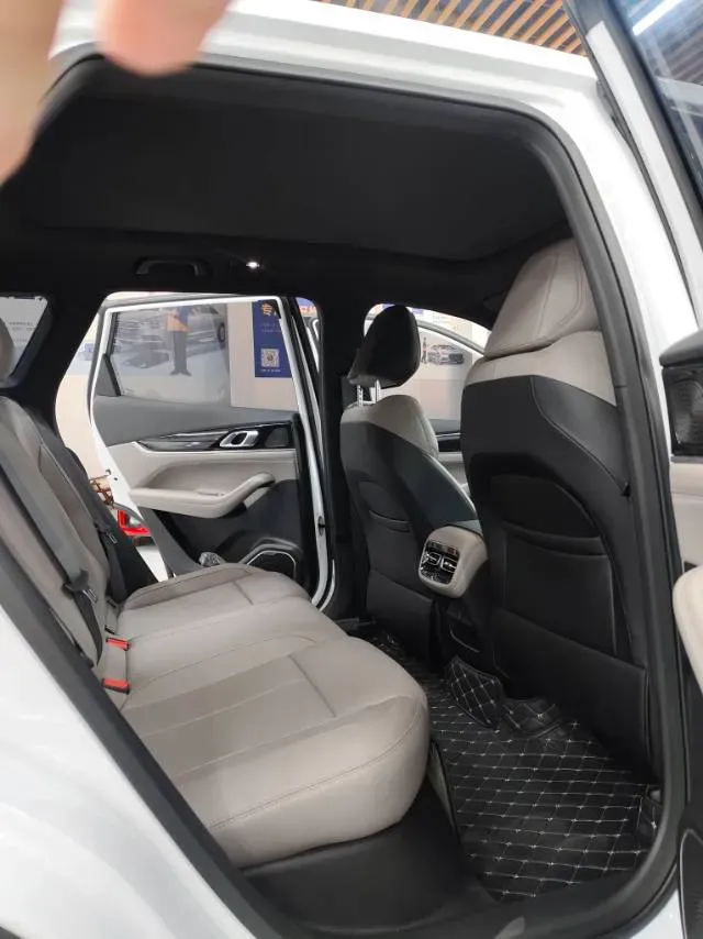 2025 Geely StarRay 1.5T 181HP L4 7DCT,autocango,china used car exporter,china ev exporter,chinese used car exporter,chinese used ev exporter