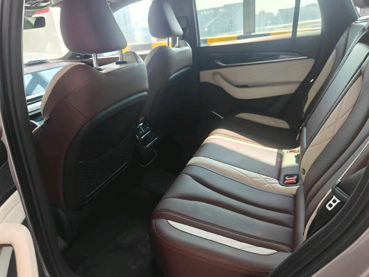 2021 Geely Monjaro 2.0T 238HP L4 8AT,autocango,china used car exporter,china ev exporter,chinese used car exporter,chinese used ev exporter