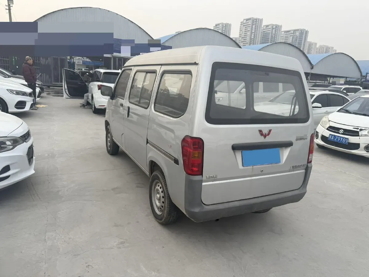 2015 WuLing ZhiGuang 1.2L 82HP L4 5MT,autocango,china used car exporter,china ev exporter,chinese used car exporter,chinese used ev exporter