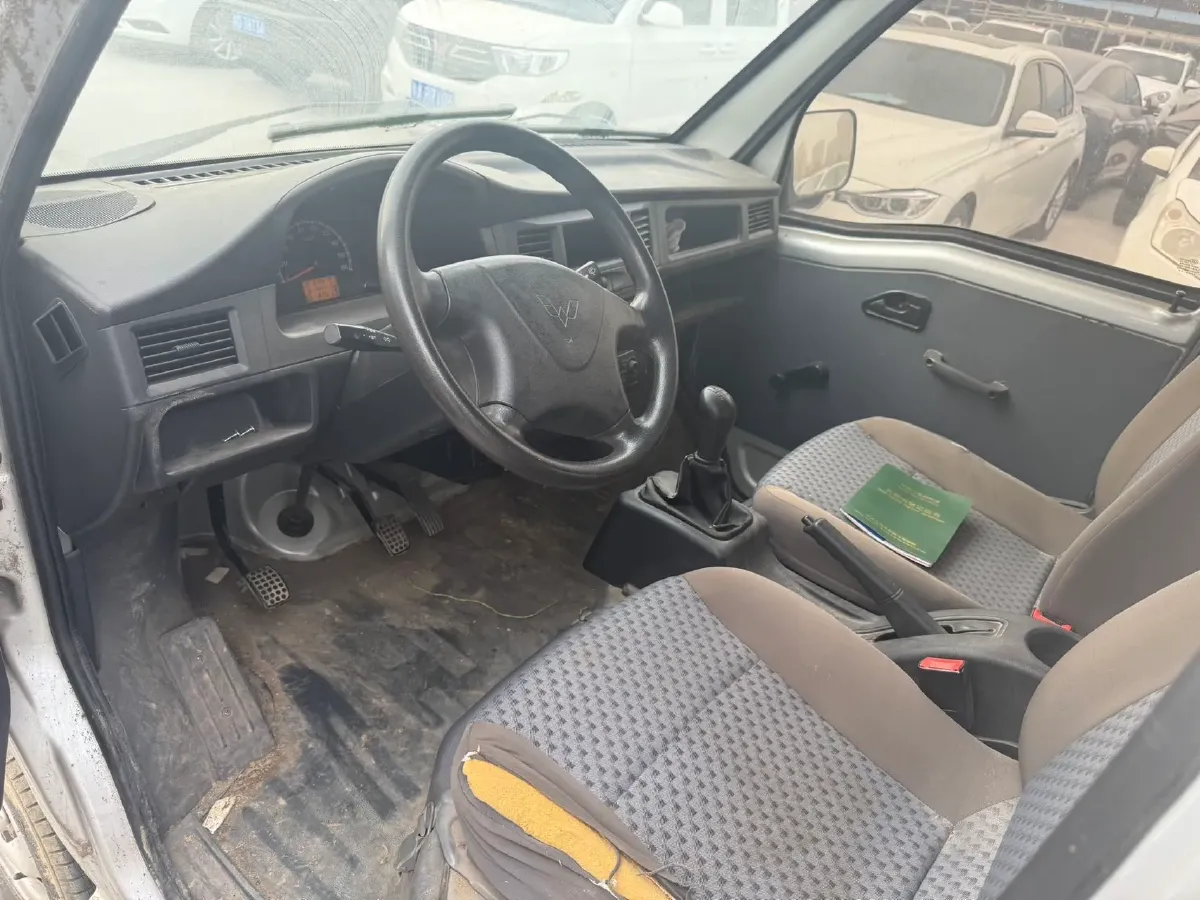 2015 WuLing ZhiGuang 1.2L 82HP L4 5MT,autocango,china used car exporter,china ev exporter,chinese used car exporter,chinese used ev exporter