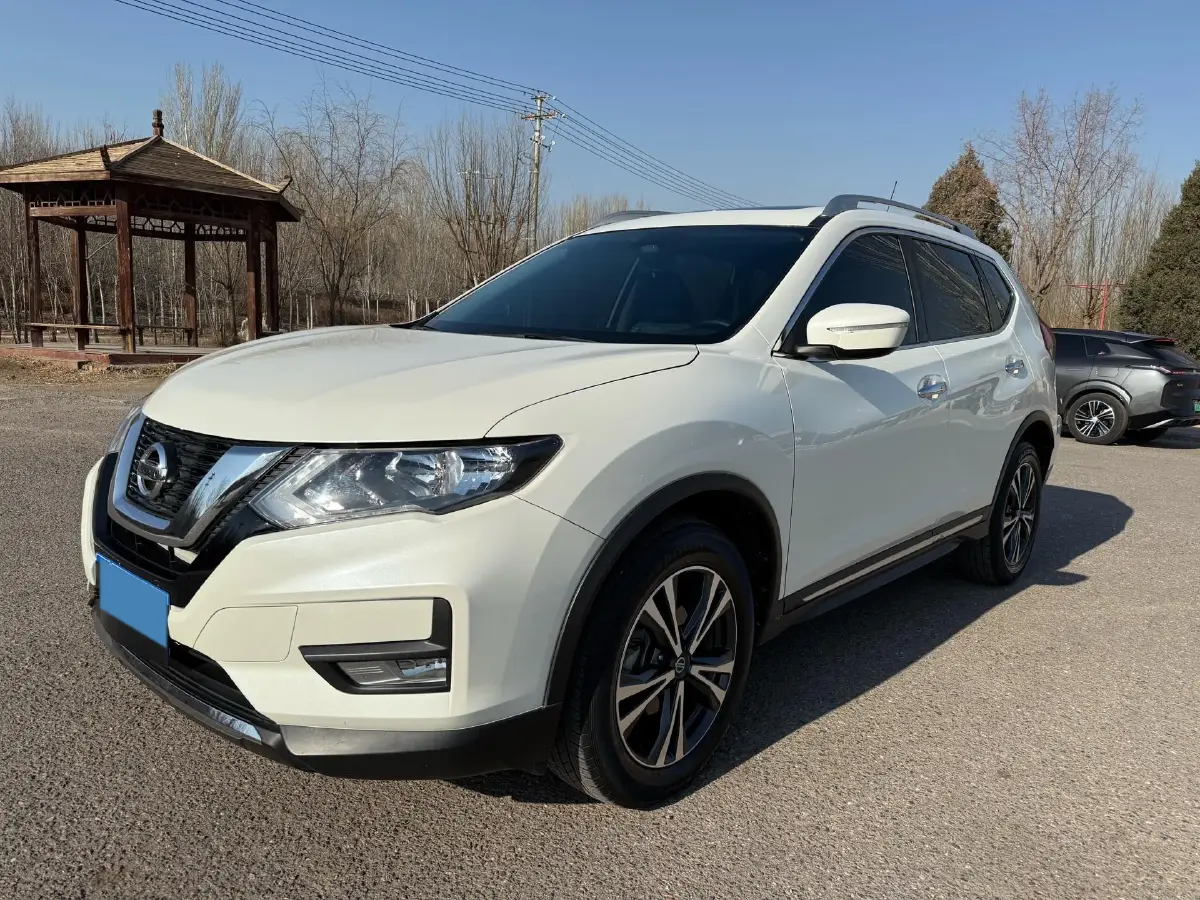 2021 Nissan X-Trail 2.5L 181HP L4 CVT