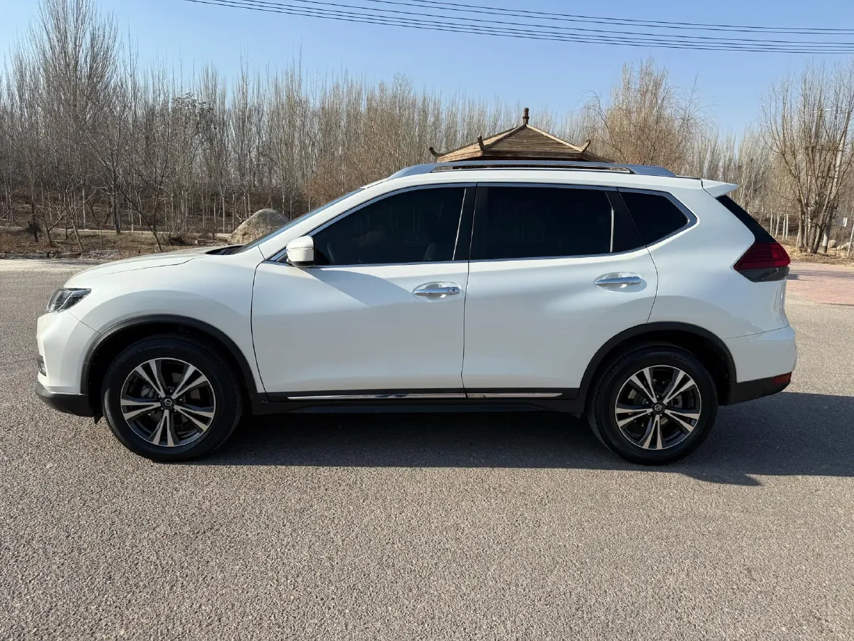 2021 Nissan X-Trail 2.5L 181HP L4 CVT,autocango,china used car exporter,china ev exporter,chinese used car exporter,chinese used ev exporter