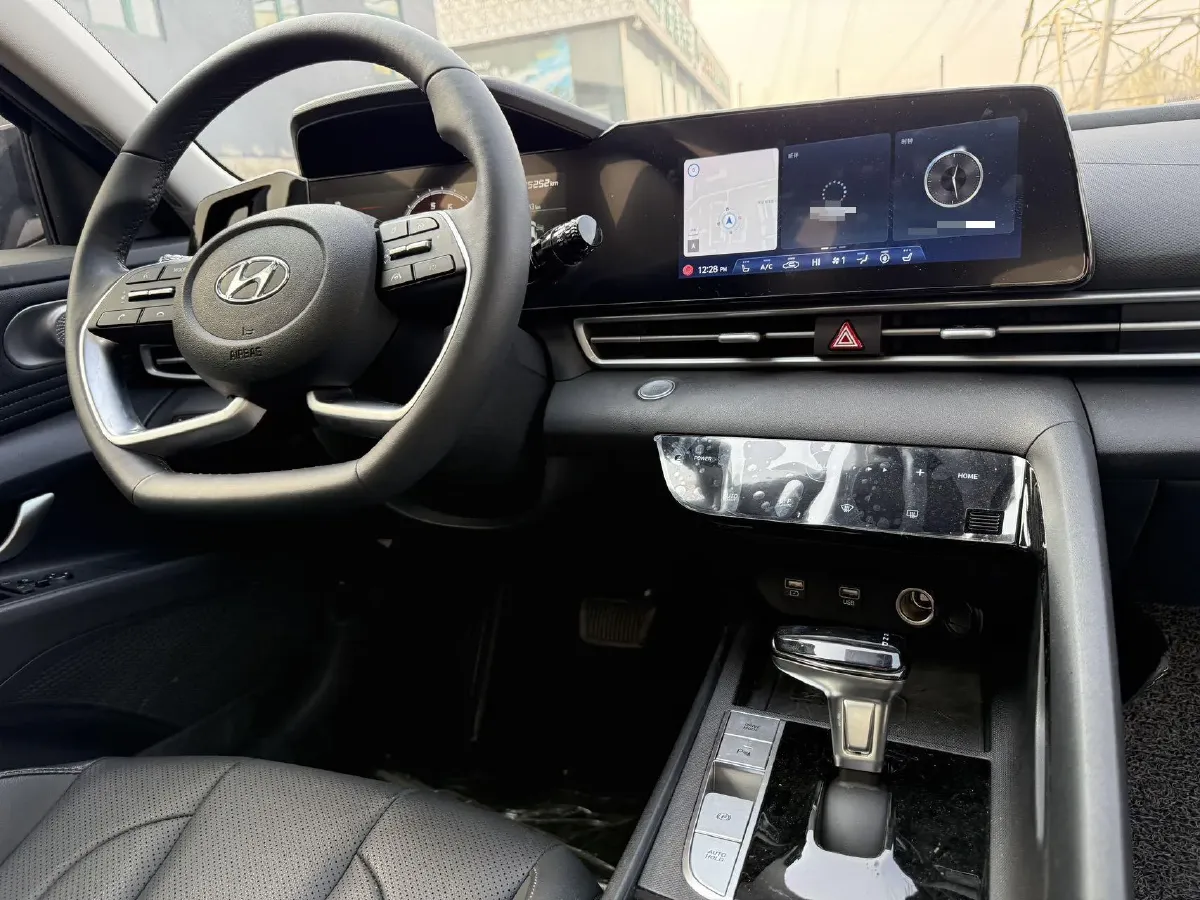 2021 Hyundai Elantra 1.5L 115HP L4 CVT,autocango,china used car exporter,china ev exporter,chinese used car exporter,chinese used ev exporter