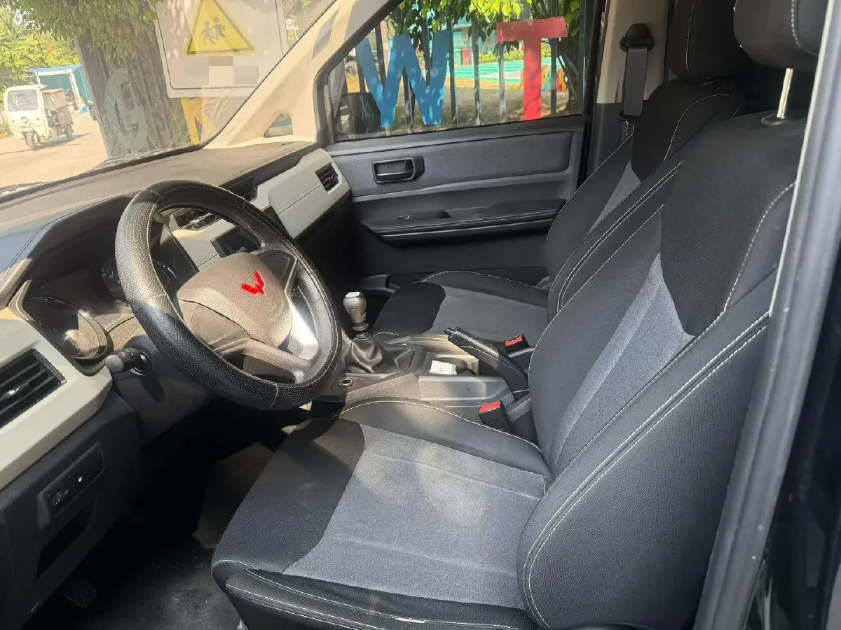 2021 WuLing ZhengChen 1.5T 147HP L4 6MT,autocango,china used car exporter,china ev exporter,chinese used car exporter,chinese used ev exporter