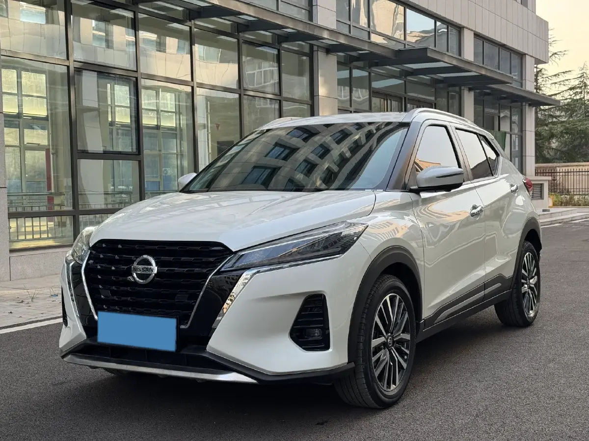 2022 Nissan Kicks 1.5L 122HP L4 CVT
