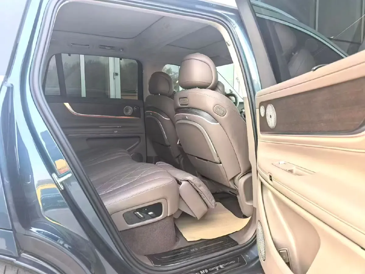 2024 AITO AITO M9 BEV 100KWH,autocango,china used car exporter,china ev exporter,chinese used car exporter,chinese used ev exporter