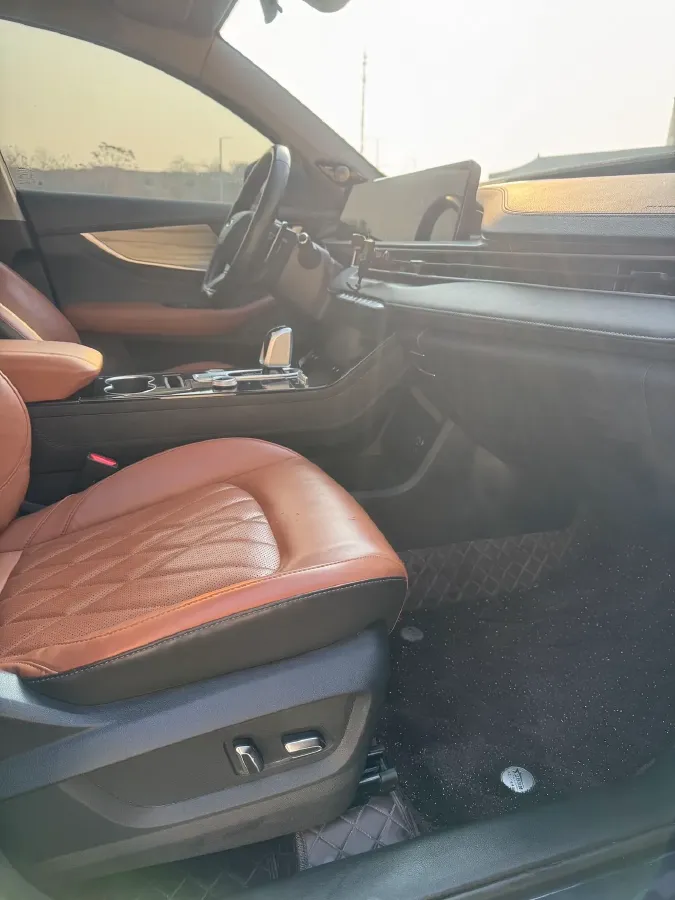 2022 Chery Tiggo 8 Plus 2.0T 254HP L4 7DCT,autocango,china used car exporter,china ev exporter,chinese used car exporter,chinese used ev exporter