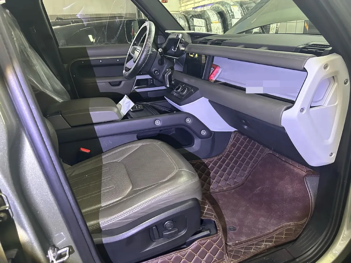 2020 Land Rover Defender 3.0T 400HP L6 8AT,autocango,china used car exporter,china ev exporter,chinese used car exporter,chinese used ev exporter