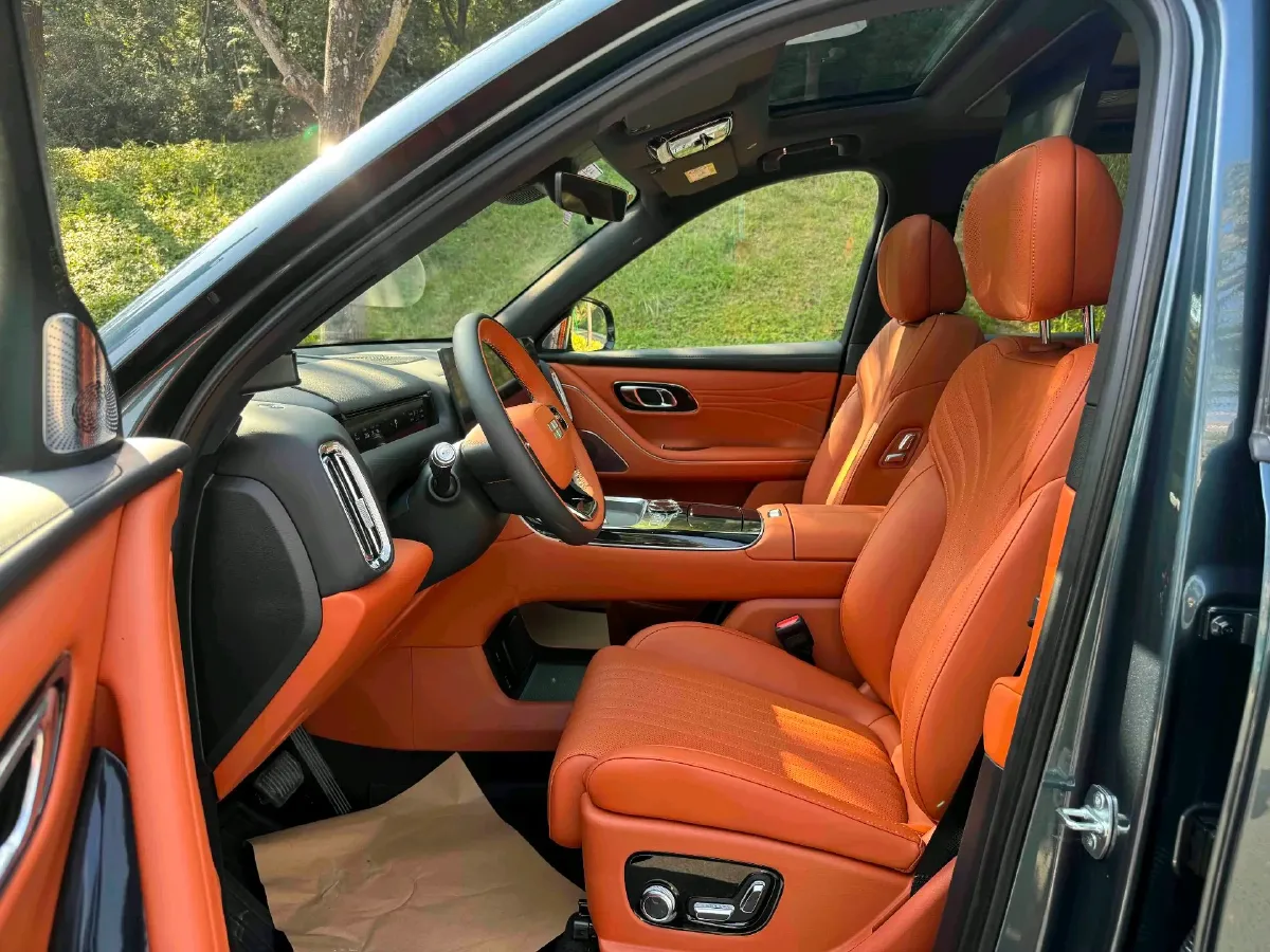 2025 Volkswagen Tiguan L 2.0T 220HP L4 7DCT,autocango,china used car exporter,china ev exporter,chinese used car exporter,chinese used ev exporter