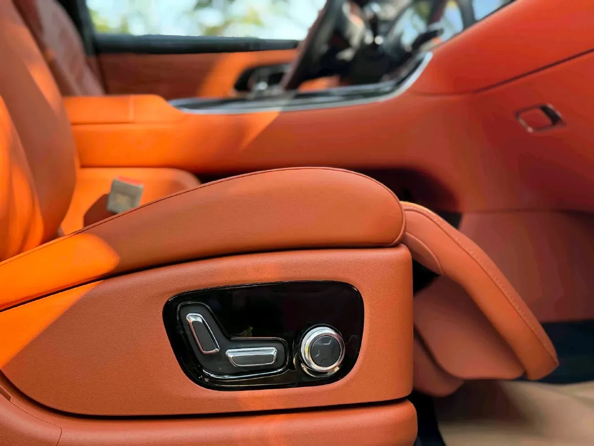 2025 Volkswagen Tiguan L 2.0T 220HP L4 7DCT,autocango,china used car exporter,china ev exporter,chinese used car exporter,chinese used ev exporter