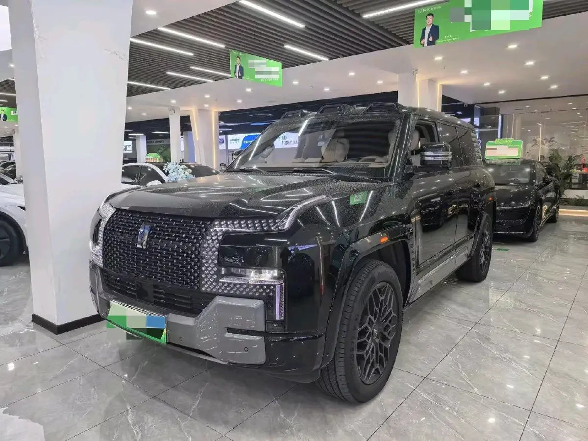 2023 YangWang U8 2.0T 272HP L4 REEV 49.05KWH