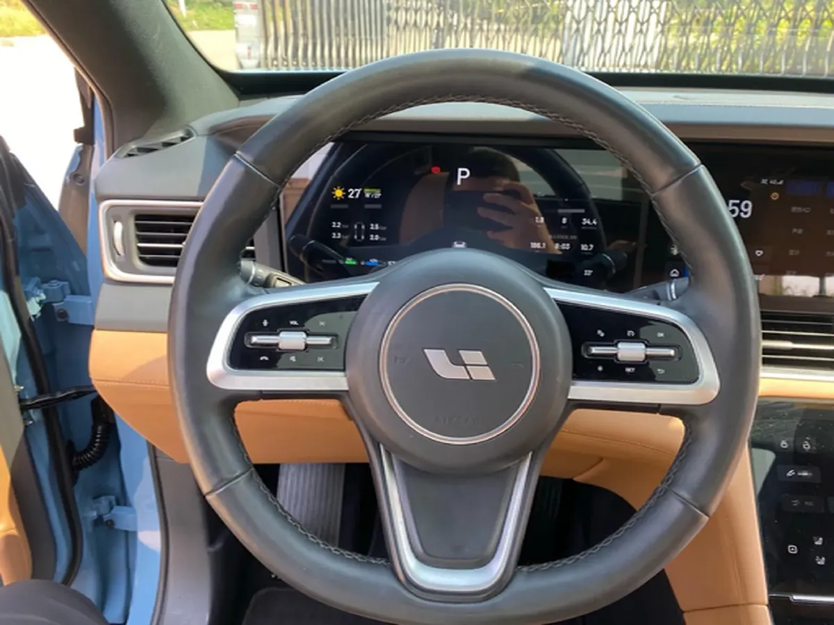 2021 Li ONE Range Extended 131HP REEV 40.5KWH,autocango,china used car exporter,china ev exporter,chinese used car exporter,chinese used ev exporter