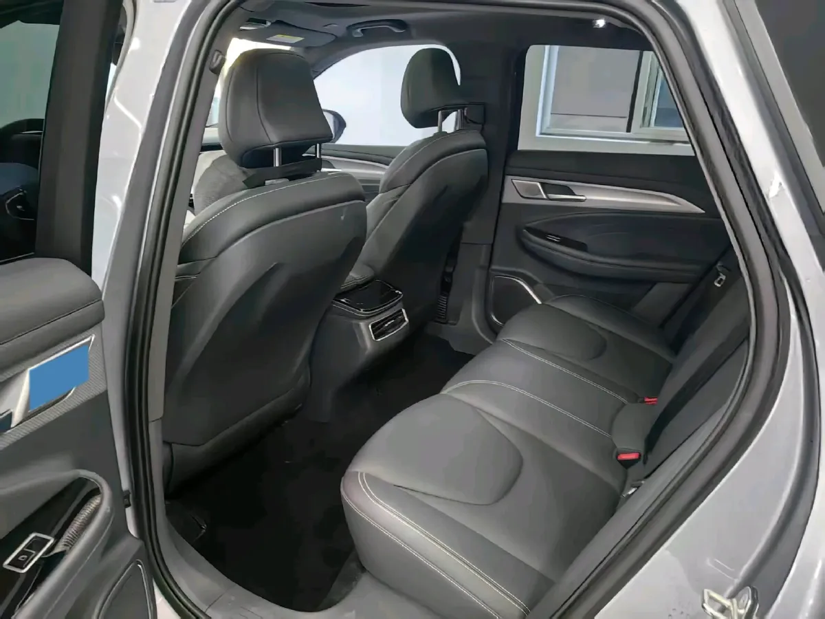 2023 ARCFOX αT BEV,autocango,china used car exporter,china ev exporter,chinese used car exporter,chinese used ev exporter