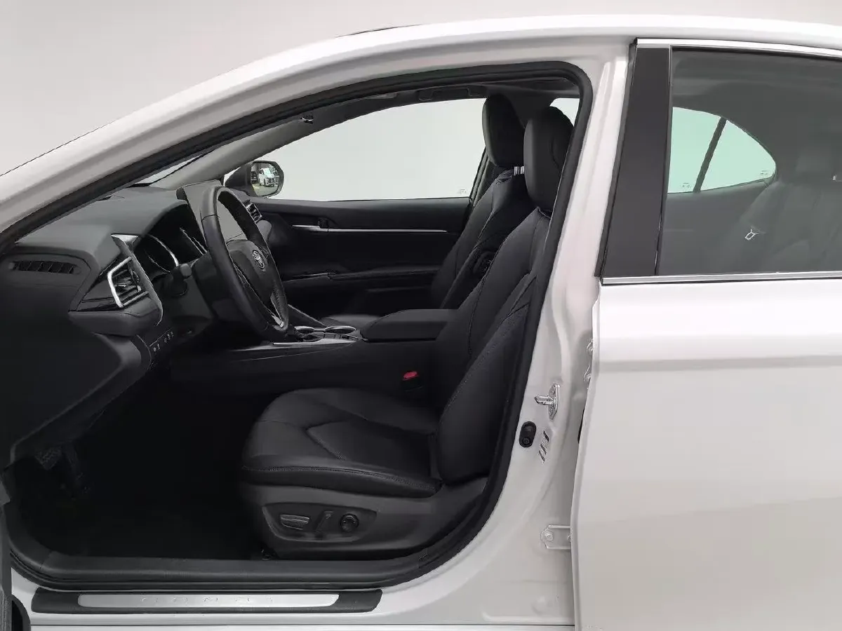 2023 Toyota Camry 2.0L 177HP L4 CVT,autocango,china used car exporter,china ev exporter,chinese used car exporter,chinese used ev exporter