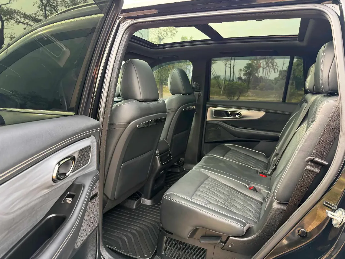 2022 GAC Trumpchi GS8 2.0T 252HP L4 8AT,autocango,china used car exporter,china ev exporter,chinese used car exporter,chinese used ev exporter