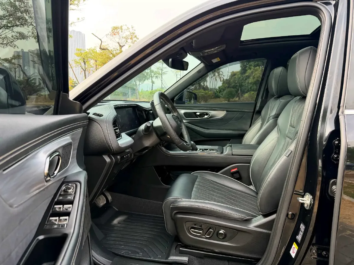 2022 GAC Trumpchi GS8 2.0T 252HP L4 8AT,autocango,china used car exporter,china ev exporter,chinese used car exporter,chinese used ev exporter