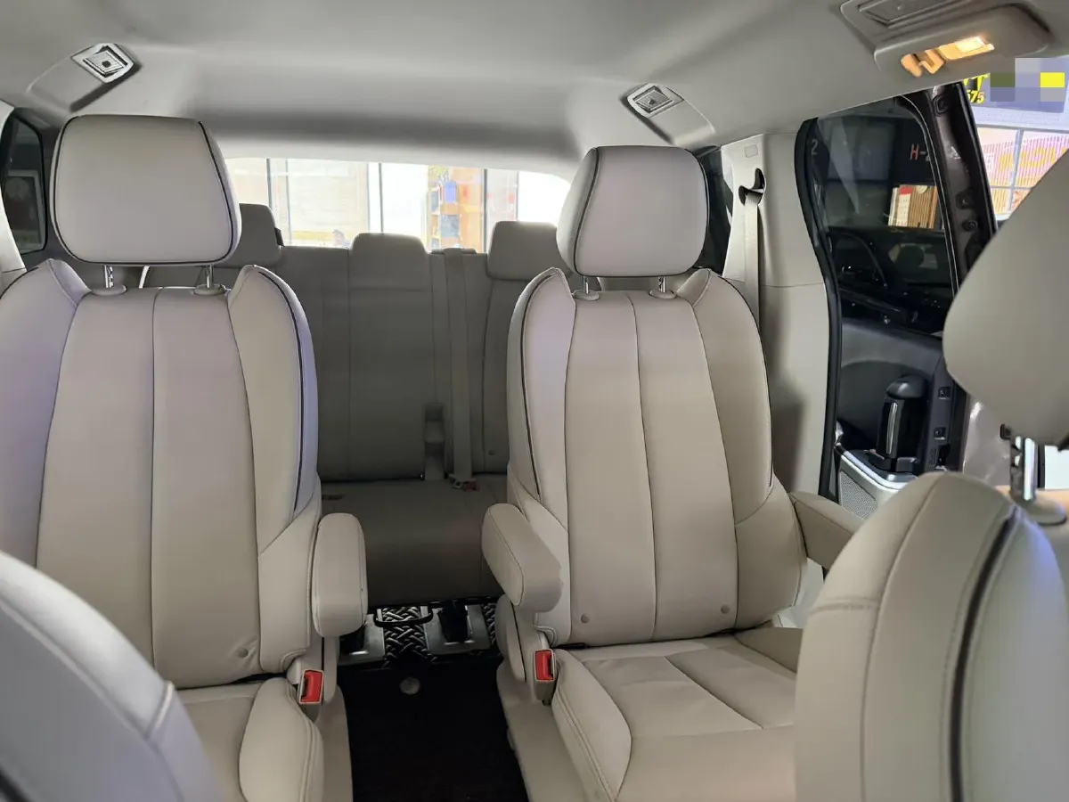 2021 Buick GL8 2.0T 237HP L4 9AT,autocango,china used car exporter,china ev exporter,chinese used car exporter,chinese used ev exporter