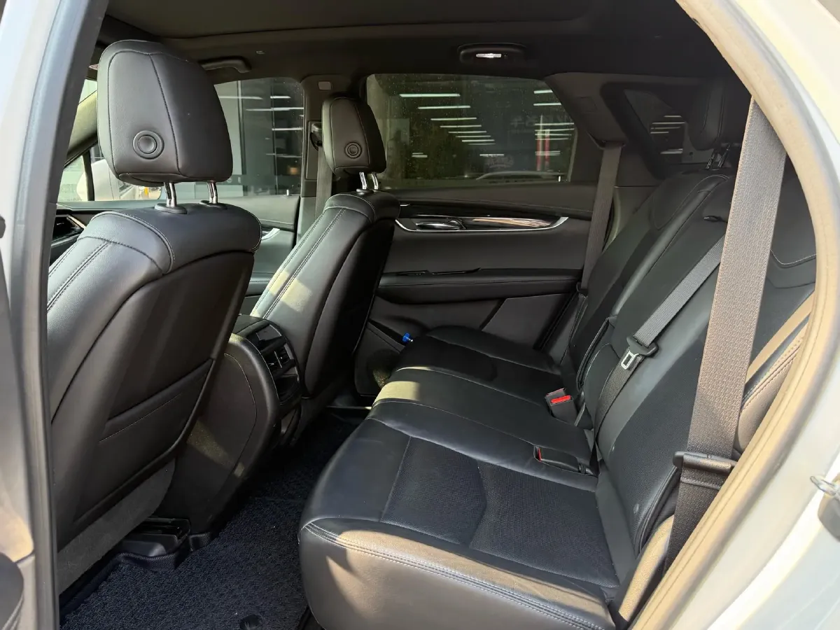 2020 Cadillac XT5 2.0T 241HP L4 9AT,autocango,china used car exporter,china ev exporter,chinese used car exporter,chinese used ev exporter