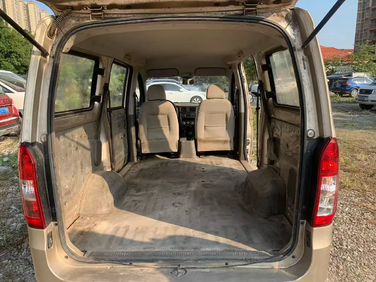 2019 WuLing RongGuang V 1.5L 99HP L4 6MT,autocango,china used car exporter,china ev exporter,chinese used car exporter,chinese used ev exporter