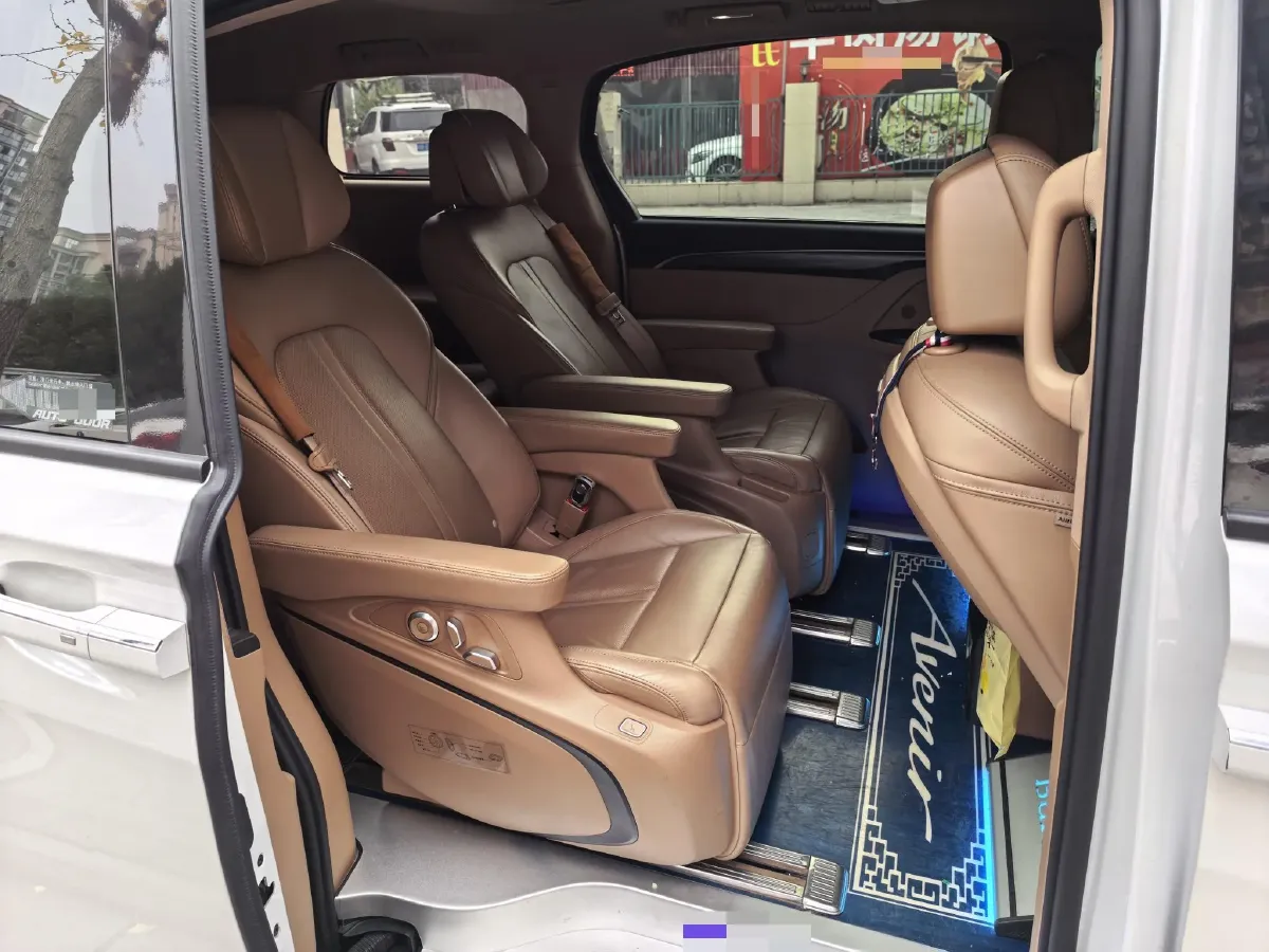 2021 Buick GL8 2.0T 237HP L4 9AT,autocango,china used car exporter,china ev exporter,chinese used car exporter,chinese used ev exporter