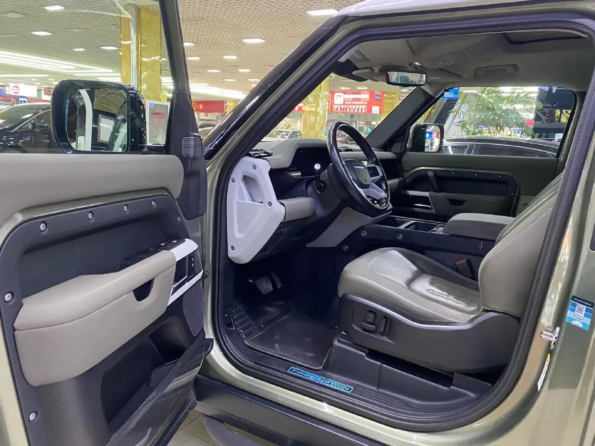 2021 Land Rover Defender 3.0T 400HP L6 8AT,autocango,china used car exporter,china ev exporter,chinese used car exporter,chinese used ev exporter