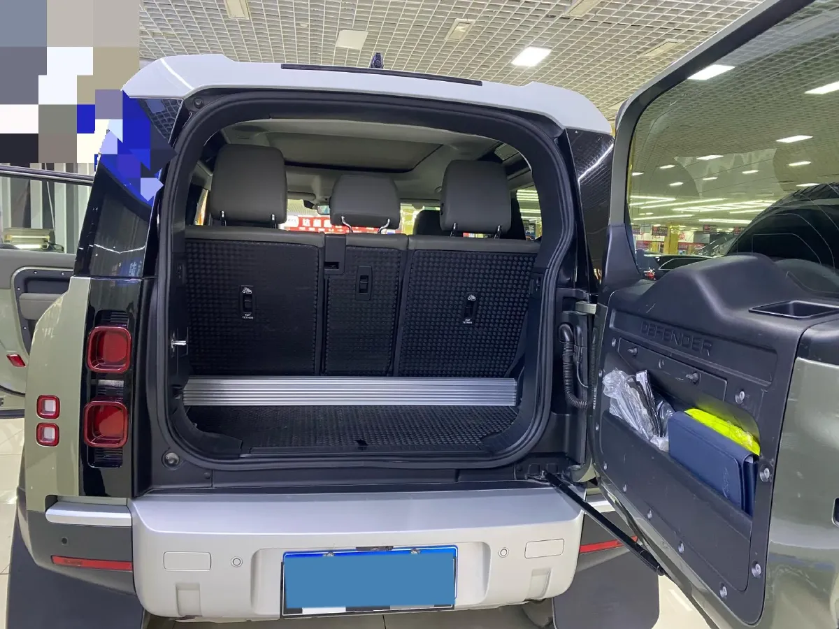 2021 Land Rover Defender 3.0T 400HP L6 8AT,autocango,china used car exporter,china ev exporter,chinese used car exporter,chinese used ev exporter