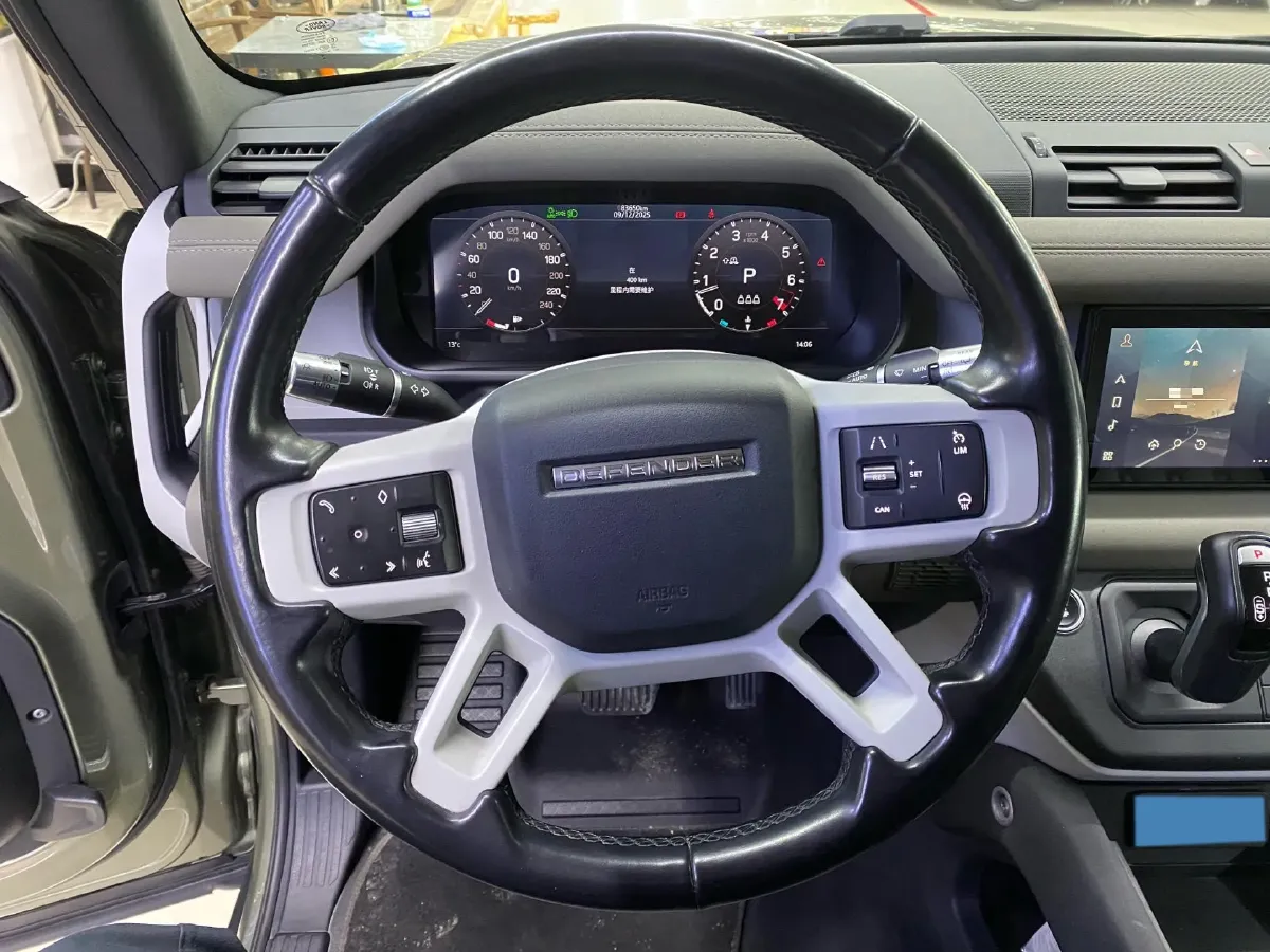 2021 Land Rover Defender 3.0T 400HP L6 8AT,autocango,china used car exporter,china ev exporter,chinese used car exporter,chinese used ev exporter