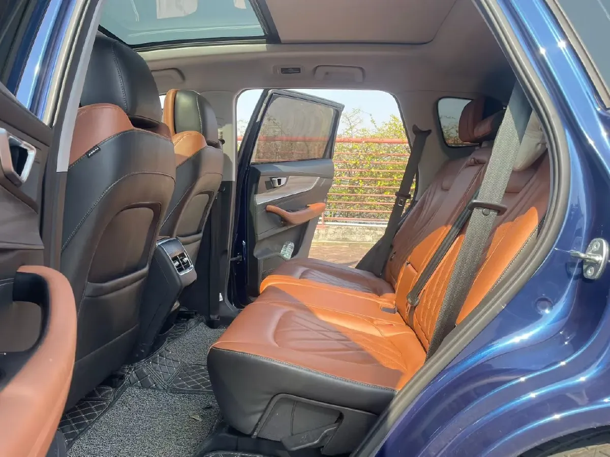 2021 Chery Tiggo 8 Plus 1.6T 197HP L4 7DCT,autocango,china used car exporter,china ev exporter,chinese used car exporter,chinese used ev exporter