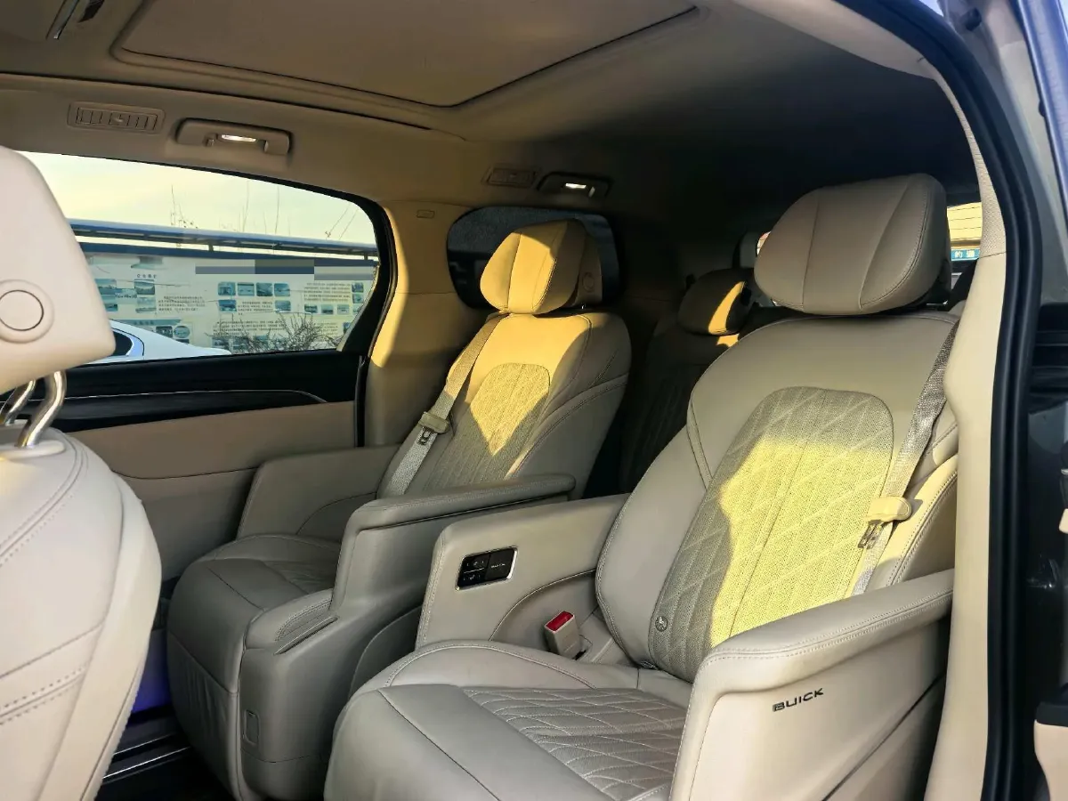 2023 Buick GL8 2.0T 237HP L4 9AT,autocango,china used car exporter,china ev exporter,chinese used car exporter,chinese used ev exporter