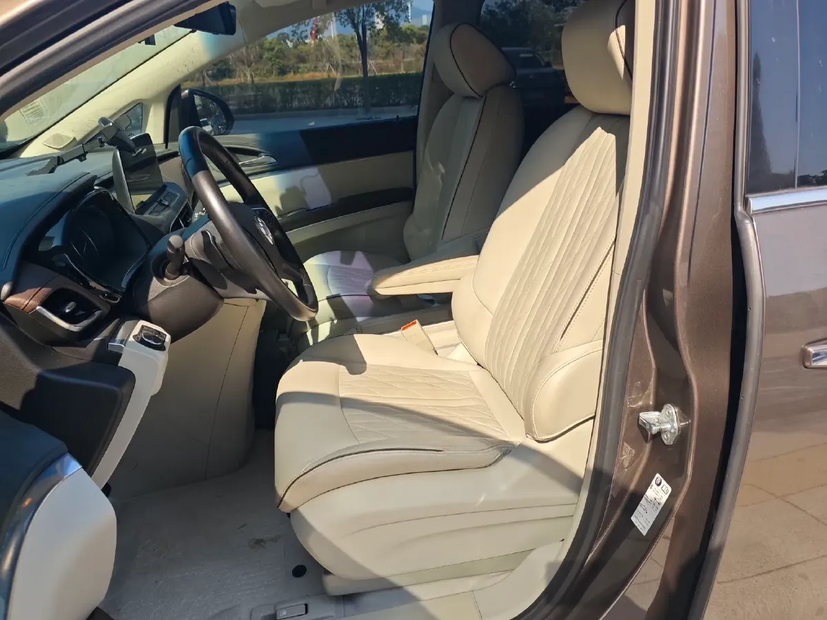 2022 Buick GL8 2.0T 237HP L4 9AT,autocango,china used car exporter,china ev exporter,chinese used car exporter,chinese used ev exporter