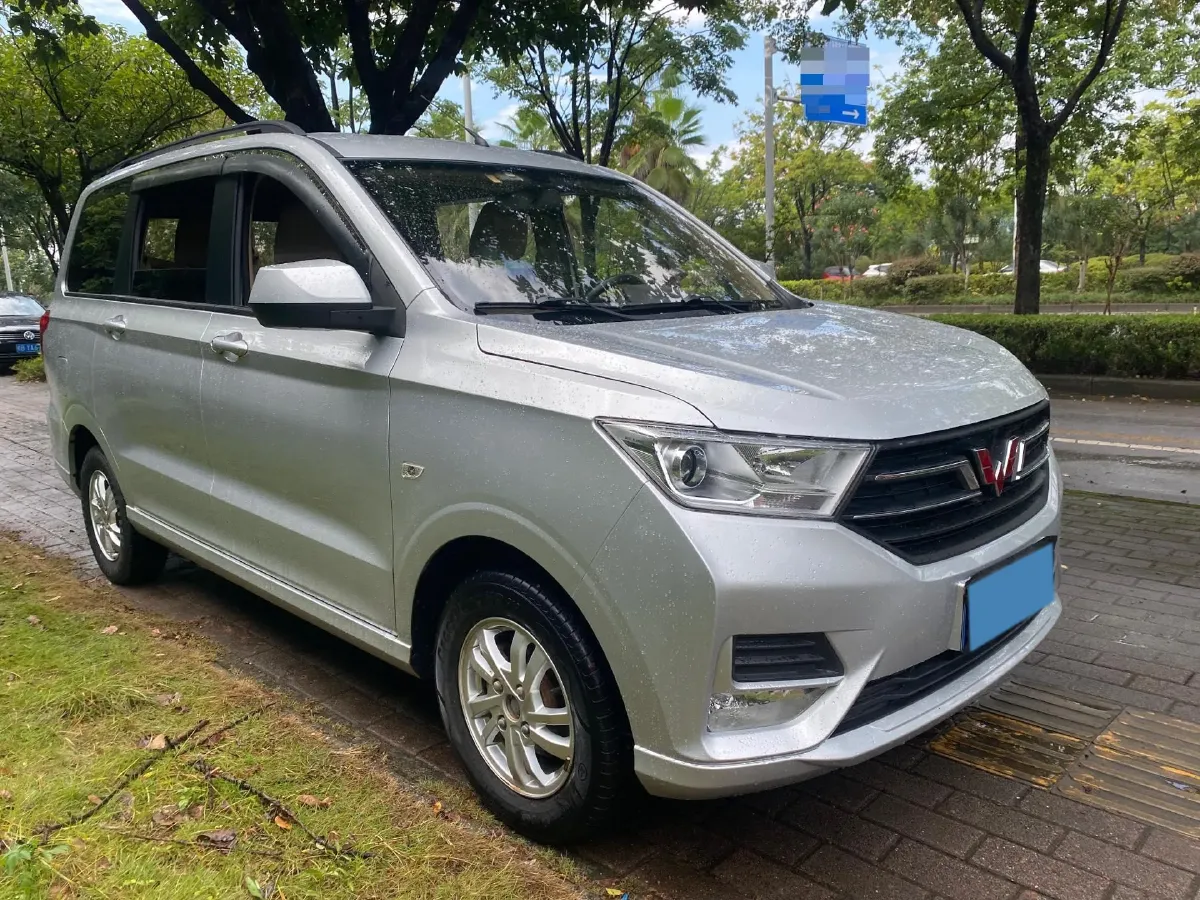 2018 WuLing HongGuang 1.5L 105HP L4 5MT,autocango,china used car exporter,china ev exporter,chinese used car exporter,chinese used ev exporter