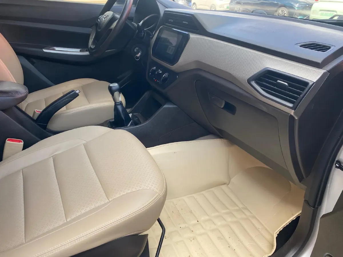 2018 WuLing HongGuang 1.5L 105HP L4 5MT,autocango,china used car exporter,china ev exporter,chinese used car exporter,chinese used ev exporter