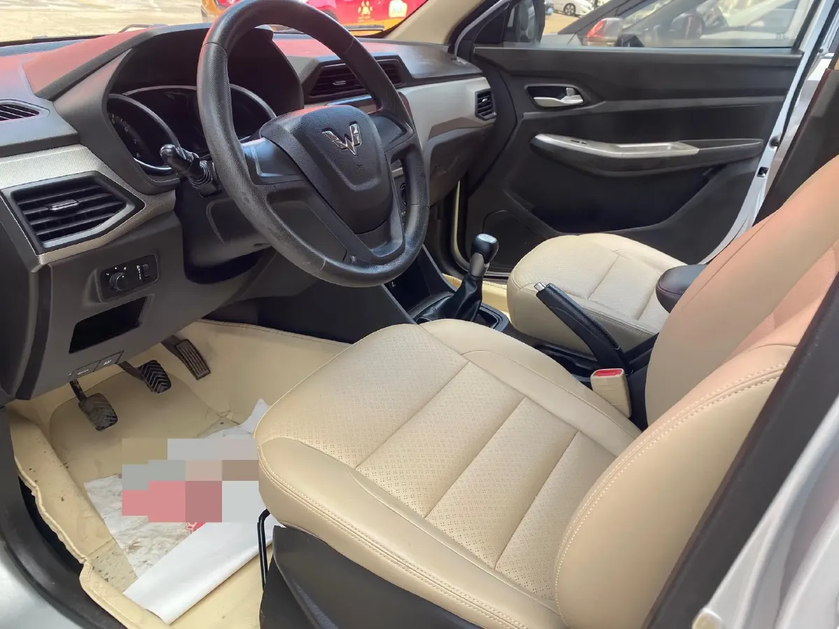 2018 WuLing HongGuang 1.5L 105HP L4 5MT,autocango,china used car exporter,china ev exporter,chinese used car exporter,chinese used ev exporter