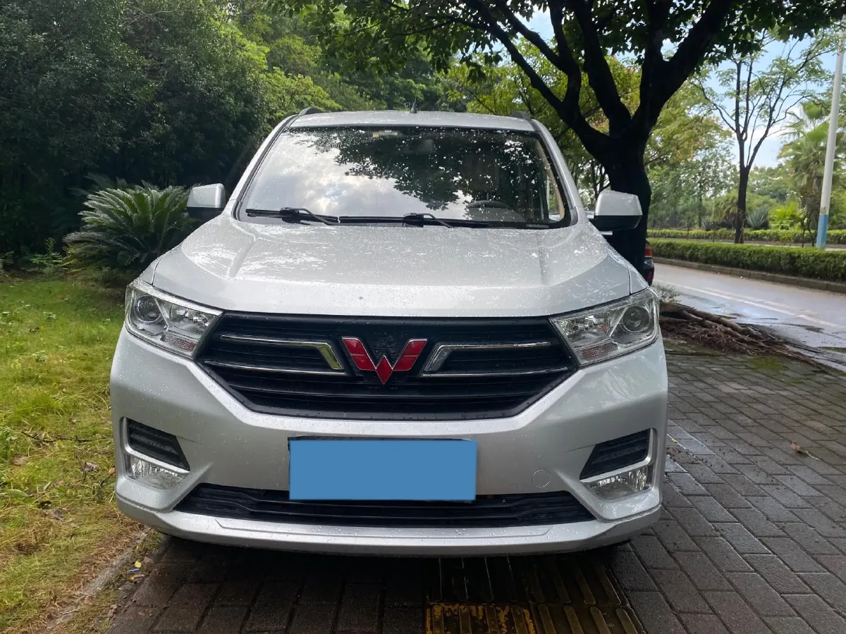 2018 WuLing HongGuang 1.5L 105HP L4 5MT,autocango,china used car exporter,china ev exporter,chinese used car exporter,chinese used ev exporter
