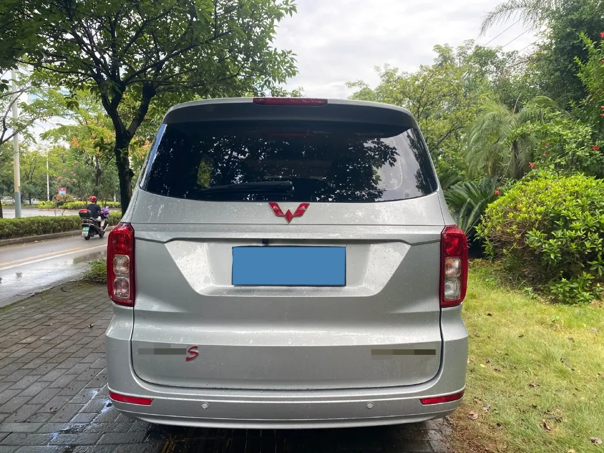2018 WuLing HongGuang 1.5L 105HP L4 5MT,autocango,china used car exporter,china ev exporter,chinese used car exporter,chinese used ev exporter