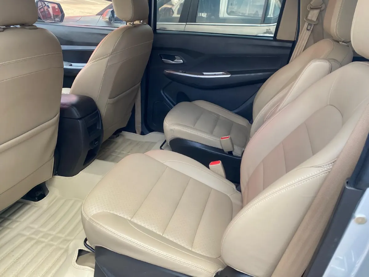 2018 WuLing HongGuang 1.5L 105HP L4 5MT,autocango,china used car exporter,china ev exporter,chinese used car exporter,chinese used ev exporter