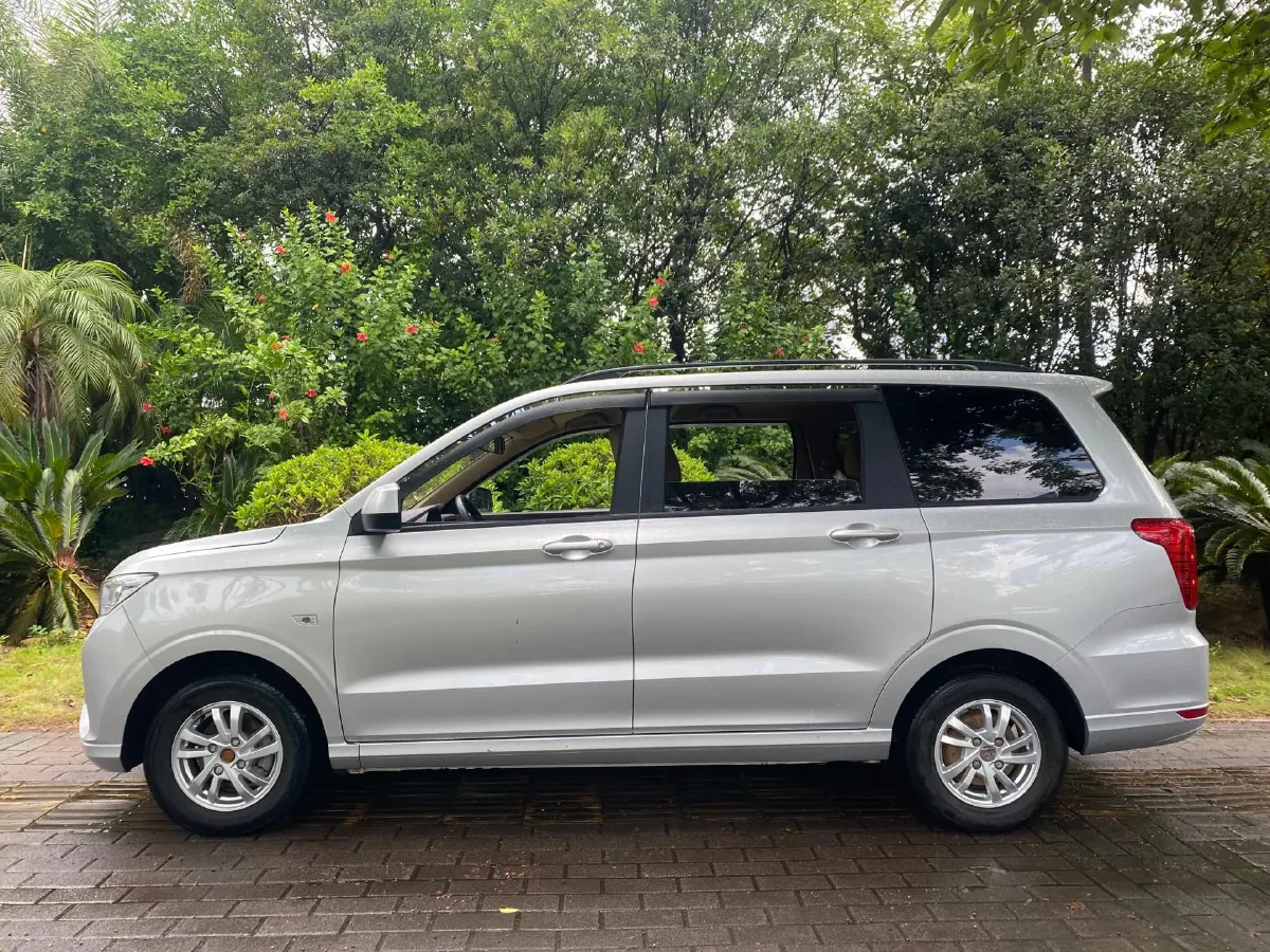 2018 WuLing HongGuang 1.5L 105HP L4 5MT,autocango,china used car exporter,china ev exporter,chinese used car exporter,chinese used ev exporter