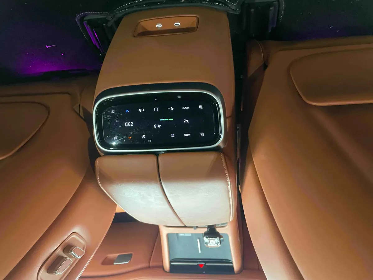 2024 AITO AITO M7 1.5T 152HP L4 REEV 42KWH,autocango,china used car exporter,china ev exporter,chinese used car exporter,chinese used ev exporter