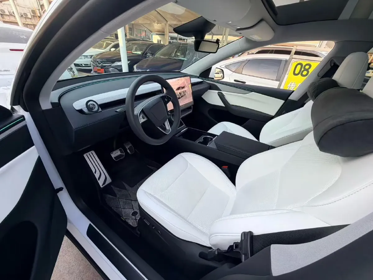 2025 Tesla Model Y BEV,autocango,china used car exporter,china ev exporter,chinese used car exporter,chinese used ev exporter