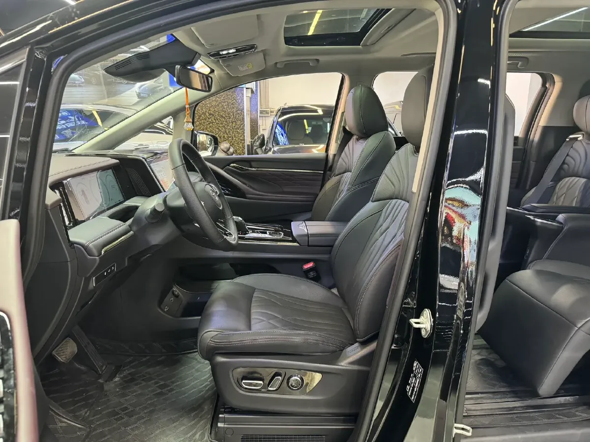 2024 GAC Trumpchi M8 2.0T 190HP L4 2DHT Hybrid,autocango,china used car exporter,china ev exporter,chinese used car exporter,chinese used ev exporter