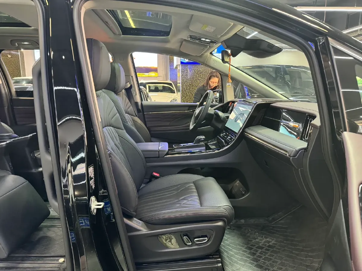 2024 GAC Trumpchi M8 2.0T 190HP L4 2DHT Hybrid,autocango,china used car exporter,china ev exporter,chinese used car exporter,chinese used ev exporter