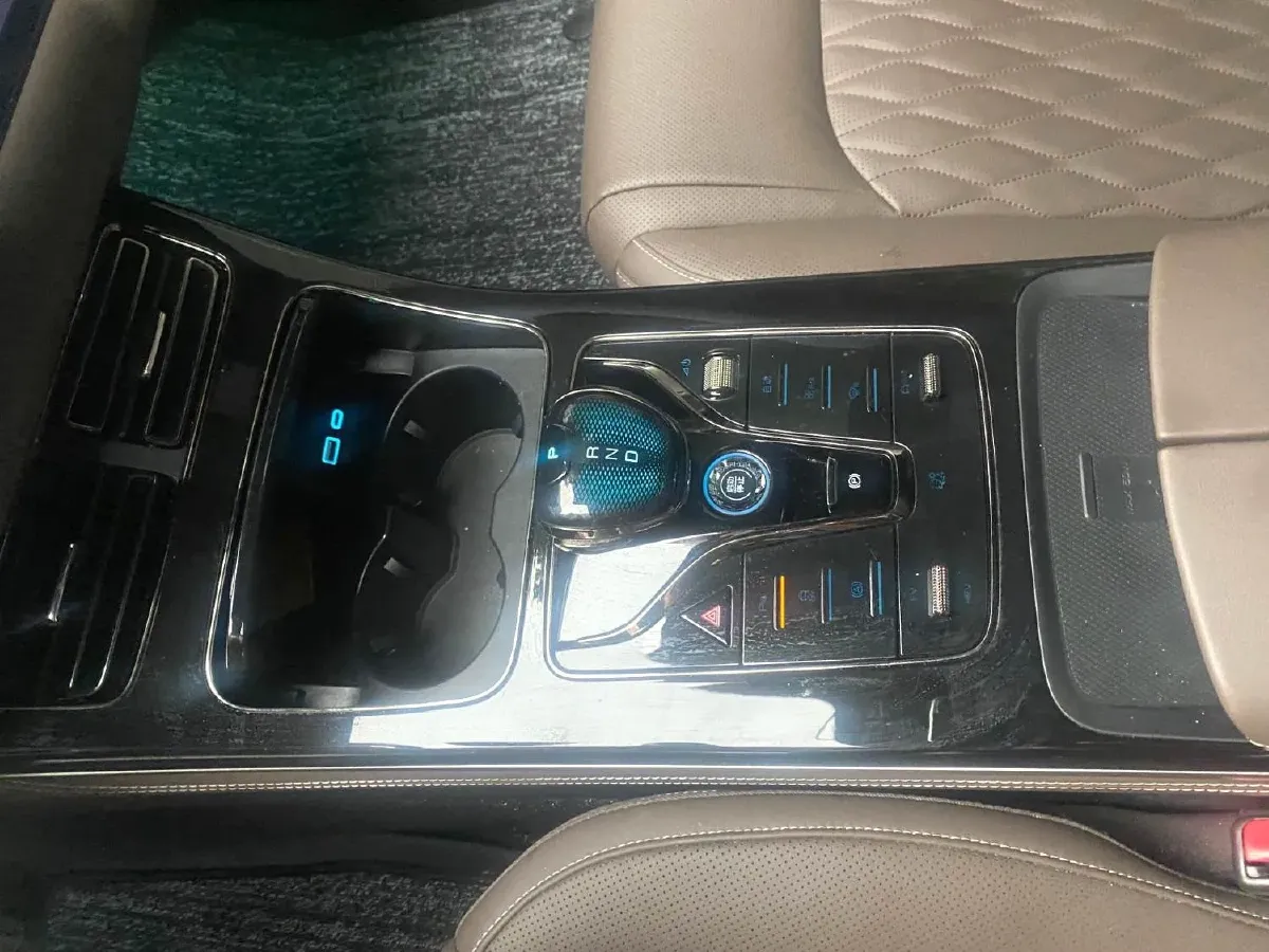 2025 BYD Han 1.5T 156HP L4 E-CVT PHEV,autocango,china used car exporter,china ev exporter,chinese used car exporter,chinese used ev exporter