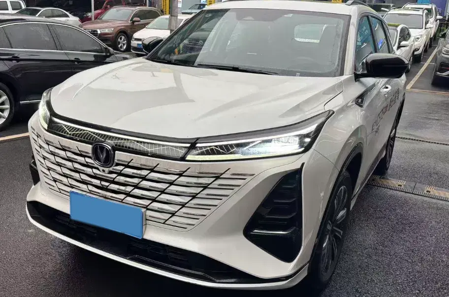 2024 ChangAn CS75 Plus 2.0T 233HP L4 8AT