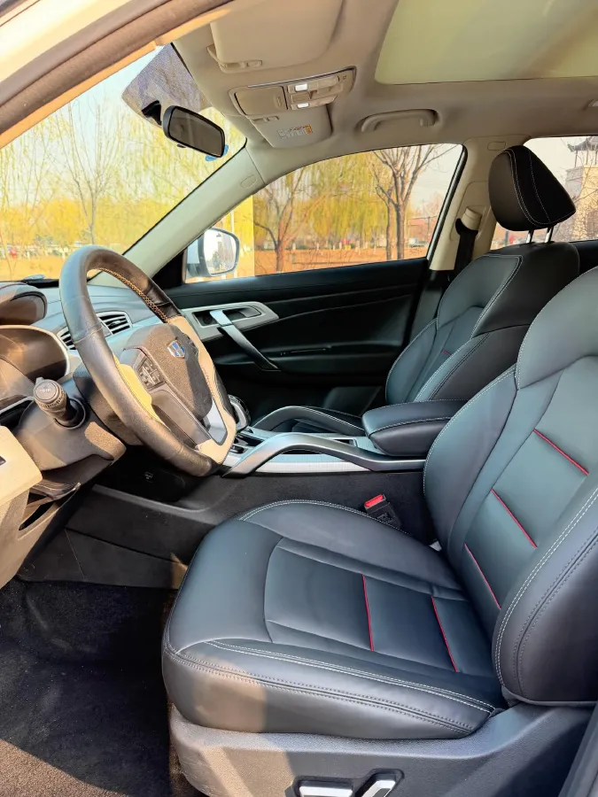 2020 Roewe i6 1.5T 169HP L4 7DCT,autocango,china used car exporter,china ev exporter,chinese used car exporter,chinese used ev exporter