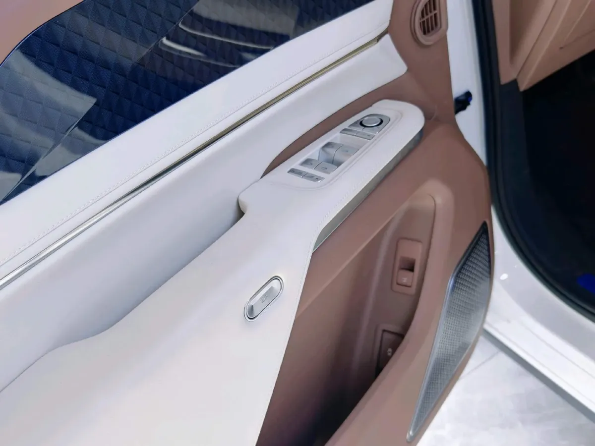 2025 BYD Xia 1.5T 156HP L4 E-CVT PHEV 36.6KWH,autocango,china used car exporter,china ev exporter,chinese used car exporter,chinese used ev exporter